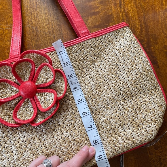 Retro Bueno Woven Straw Handbag - Picture 7 of 10